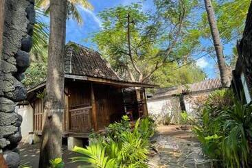 پانسیون Zipp Bar Restaurant & Bungalows