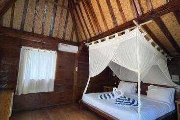 پانسیون Zipp Bar Restaurant & Bungalows