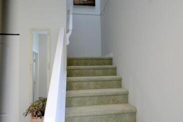 پانسیون Marpole Guest House
