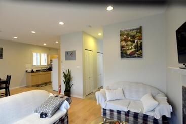 پانسیون Marpole Guest House