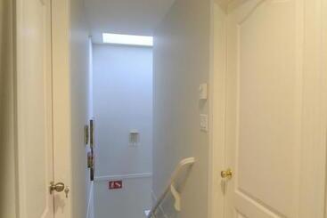 پانسیون Marpole Guest House