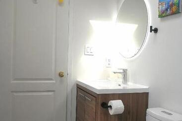 پانسیون Marpole Guest House