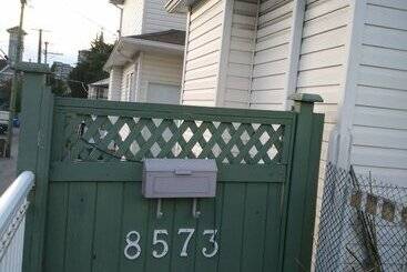 پانسیون Marpole Guest House
