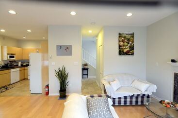 پانسیون Marpole Guest House