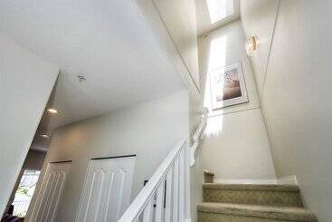 پانسیون Marpole Guest House