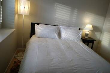 پانسیون Marpole Guest House
