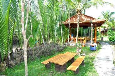 هتل Ben Tre Farm Stay