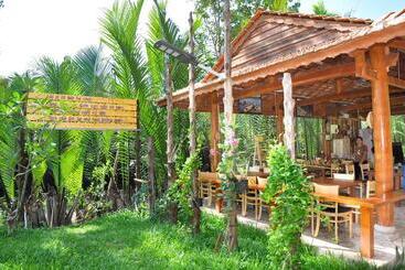 هتل Ben Tre Farm Stay