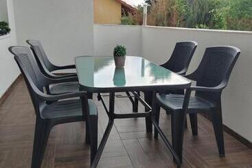 پانسیون Fiesta Apartman