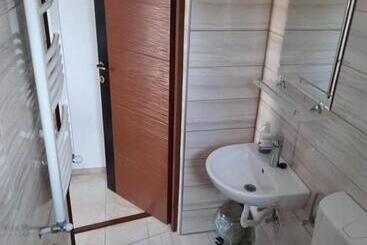 پانسیون Fiesta Apartman