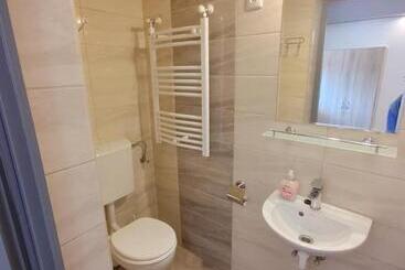 پانسیون Fiesta Apartman