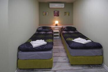 پانسیون Guest House The House топ център габрово
