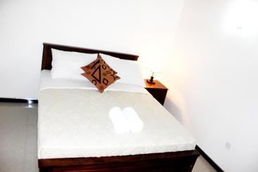 پانسیون Igloo Airport Villa