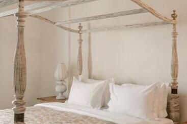 پانسیون Naomi Beach Resort   Adults Only