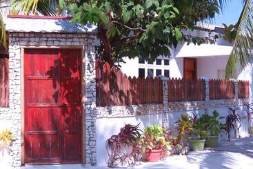 پانسیون The Sunrise Huraa