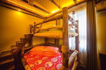 پانسیون Dielianhua Cowherd Inn Zhangjiajie
