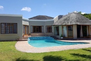 پانسیون Lenore Guest House