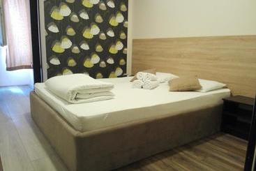 پانسیون Sleep&go Guest House
