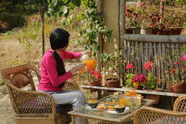 هتل Kalimpong Village Retreat