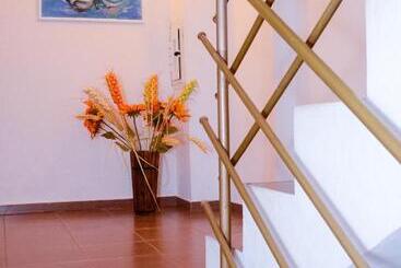 פנסיון Nirvana Guest House