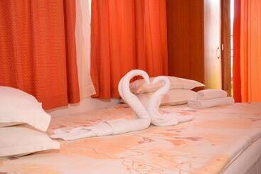 פנסיון Nirvana Guest House