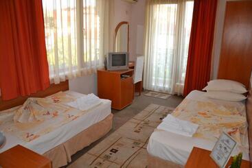 פנסיון Nirvana Guest House