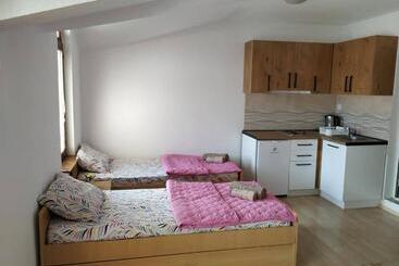 پانسیون Apartments Mostrovi