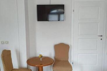 پانسیون Apartments Mostrovi