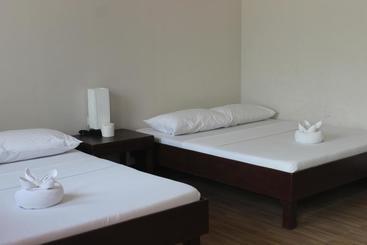 پانسیون Anaya Beach Resort