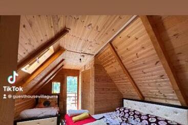 پانسیون Guesthouse Villa Gurra
