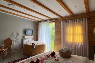 پانسیون Guesthouse Villa Gurra