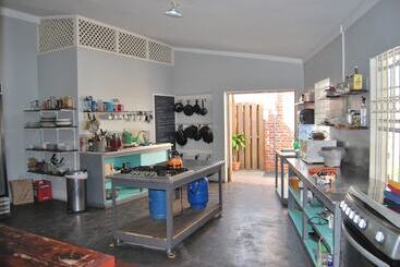 پانسیون Mobay Kotch   Hostel