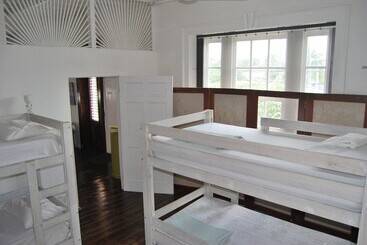 پانسیون Mobay Kotch   Hostel