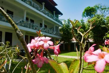 پانسیون Villa De White Sambur
