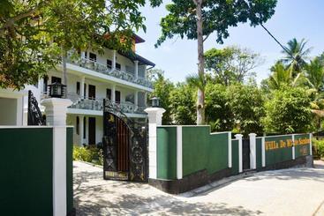 پانسیون Villa De White Sambur