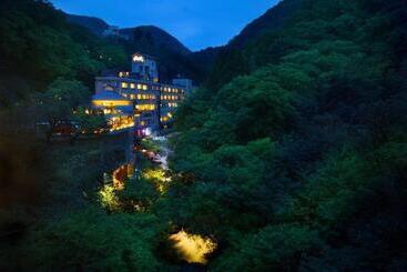 فندق صغير Yukkura Inn