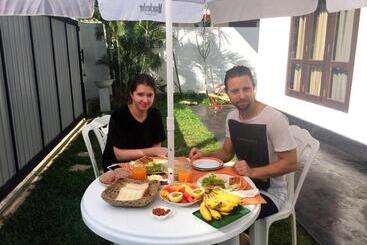 پانسیون Apna Homestay Apartments