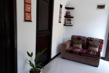 پانسیون Apna Homestay Apartments