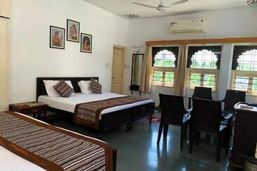 پانسیون Gadh Ganesh Homestay