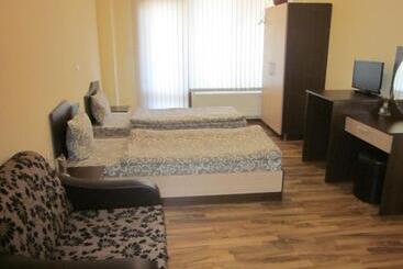 پانسیون Panorama Guest House
