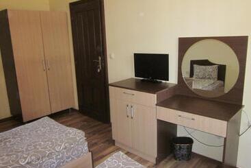 پانسیون Panorama Guest House