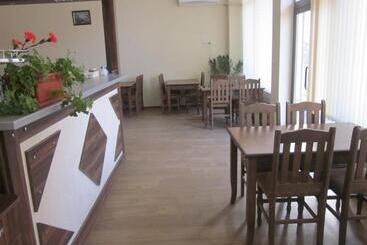 پانسیون Panorama Guest House