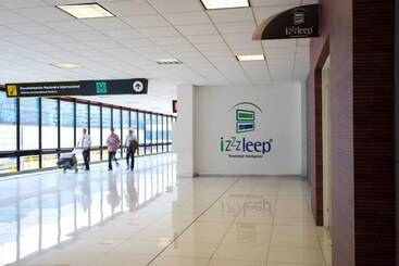 هتل کپسول Izzzleep Aeropuerto Terminal 1