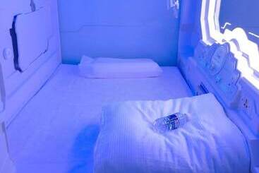 هتل کپسول Izzzleep Aeropuerto Terminal 1