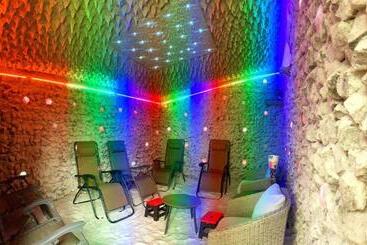 پانسیون Amandra Chalet