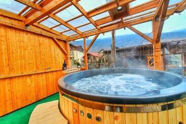 پانسیون Amandra Chalet