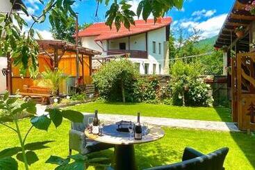 پانسیون Amandra Chalet