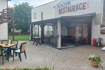 پانسیون Penzion A Restaurace U Strnada
