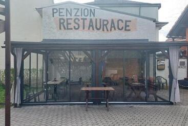 پانسیون Penzion A Restaurace U Strnada