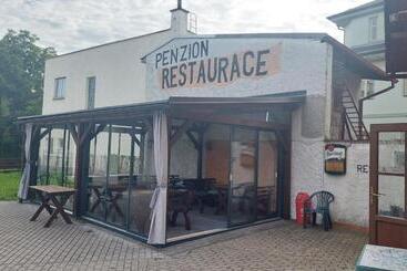 پانسیون Penzion A Restaurace U Strnada